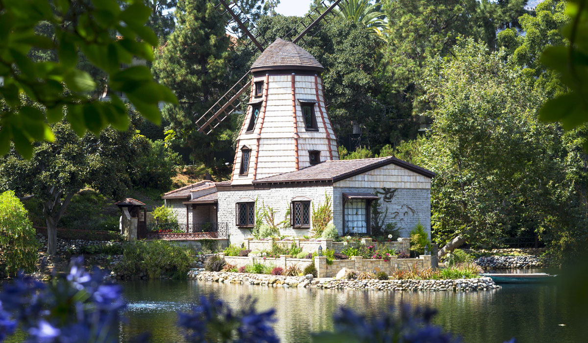 Lake Shrine Pacific Palisades