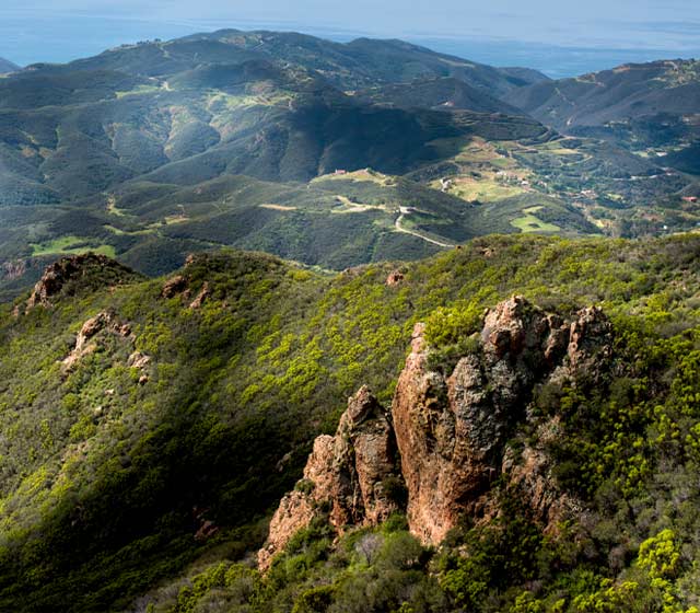Hiking Mishe Mokwa Trail to Sandstone Peak
