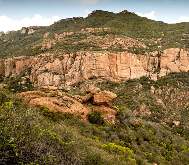 Hiking Mishe Mokwa Trail to Sandstone Peak